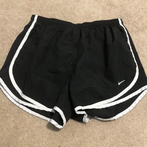 Nike shorts size medium